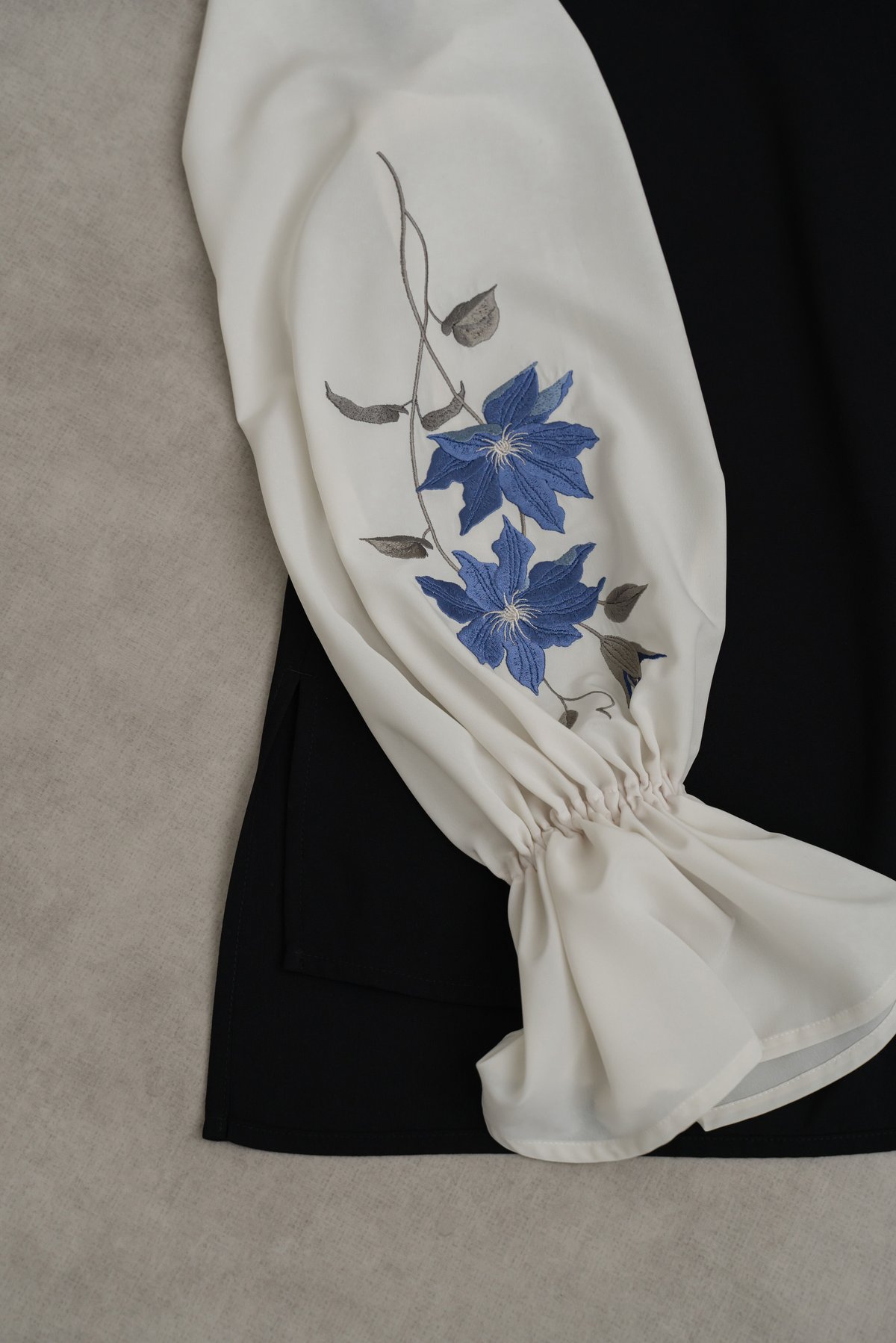 花を着るセットアップ〈ブラウス〉【クレマチス】 | iCONOLOGY