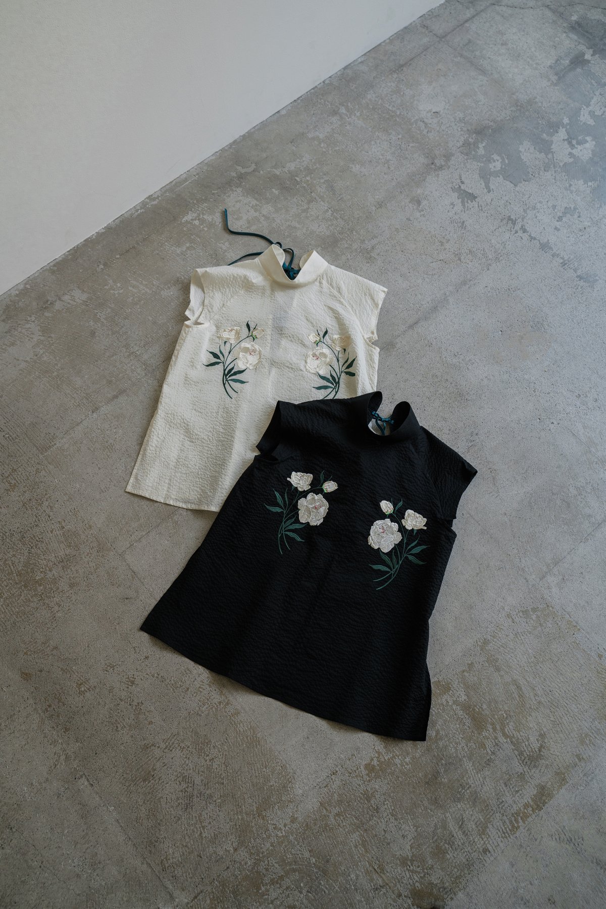 花を着るブラウス#01【芍薬】-black- | iCONOLOGY 花を着るブラウス#01【芍薬】-black- | iCONOLOGY