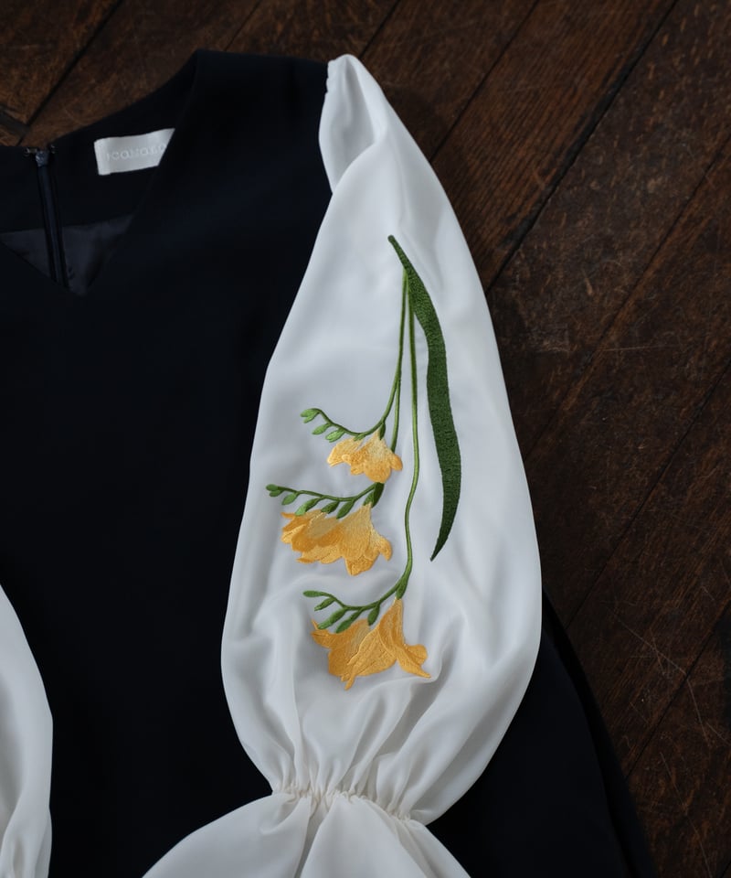 iCONOLOGY 花を着るワンピース#01 【Lily×GREEN】 花を着るワンピース#02【フリージア】-navy- | iCONOLOGY