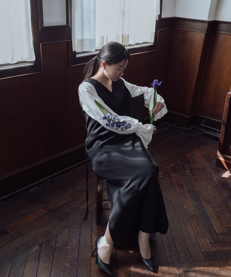花を着るワンピース#02【菖蒲】-black- | iCONOLOGY