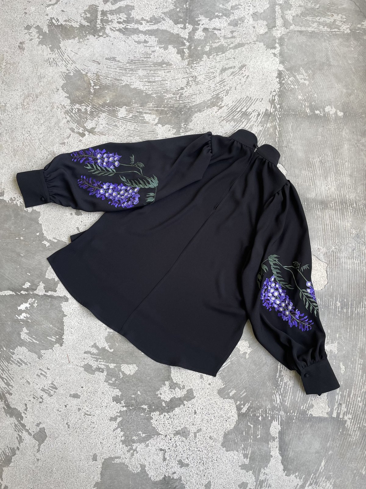 花を着るブラウス#05【藤】-black- | iCONOLOGY 花を着るブラウス#05【藤】-black- | iCONOLOGY