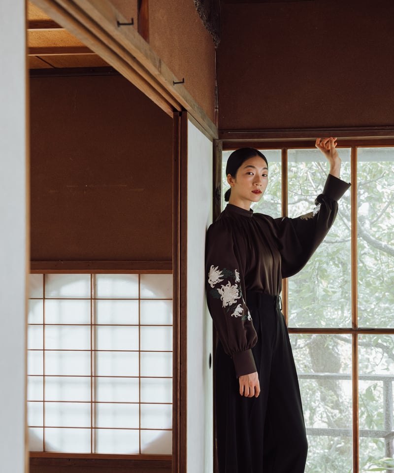 花を着るブラウス#05【菊】 -brown- | iCONOLOGY