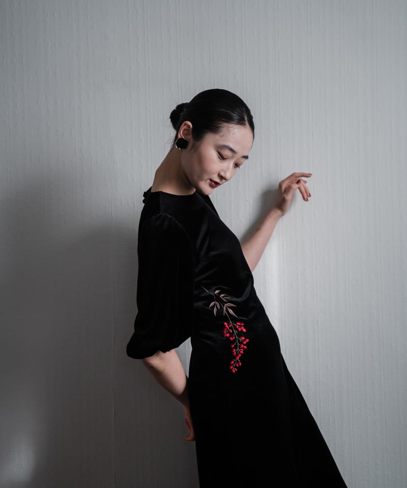 花を着るワンピース#06【南天】-black- | iCONOLOGY 花を着るワンピース#06【南天】-black- | iCONOLOGY