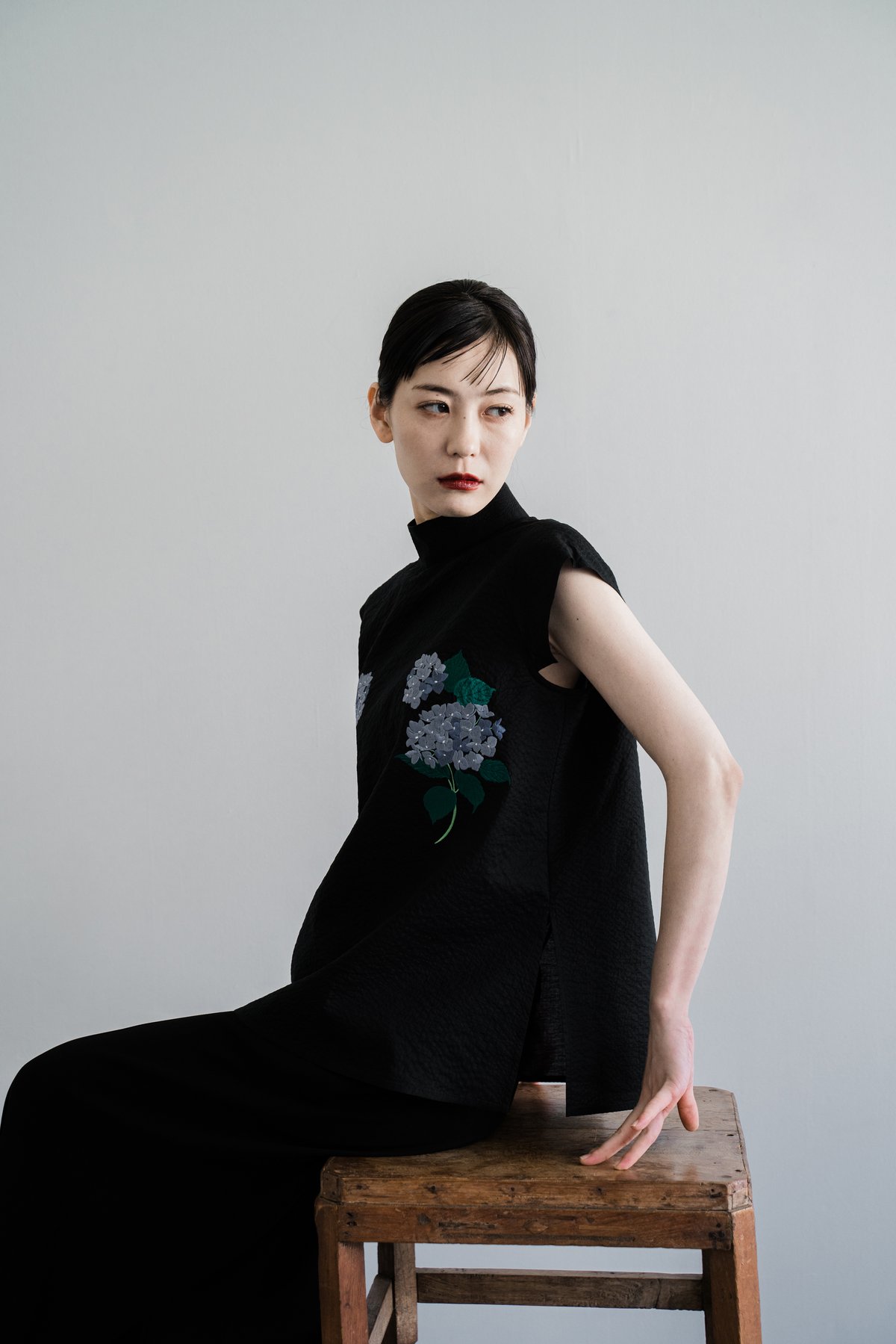 花を着るブラウス#01【紫陽花】-black- | iCONOLOGY 花を着るブラウス#01【紫陽花】-black- | iCONOLOGY