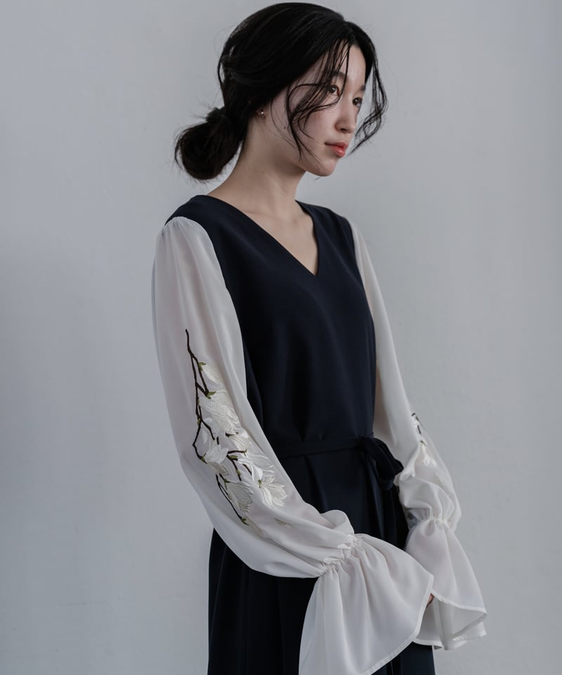 花を着るワンピース#02【白木蓮】-navy- | iCONOLOGY