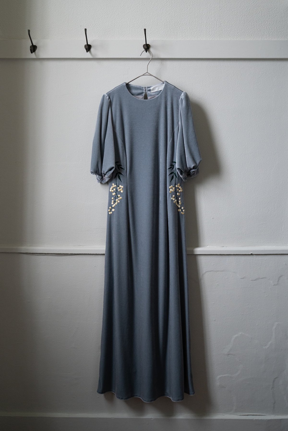 【美品】Iconology 花を着るワンピース 南天 花柄 長袖 ロング 花を着るワンピース#06【南天】-black- | iCONOLOGY