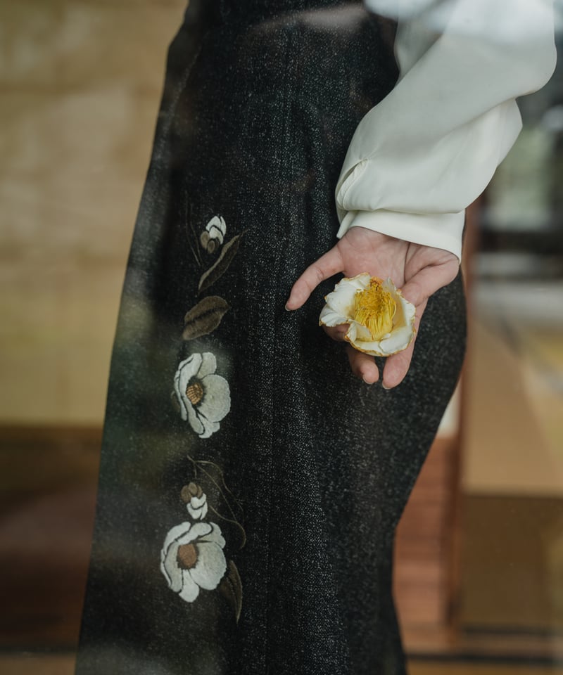 iconology 花を着るワイドパンツ【白椿】サイズ1 花を着るワイドパンツ【白椿】 | iCONOLOGY