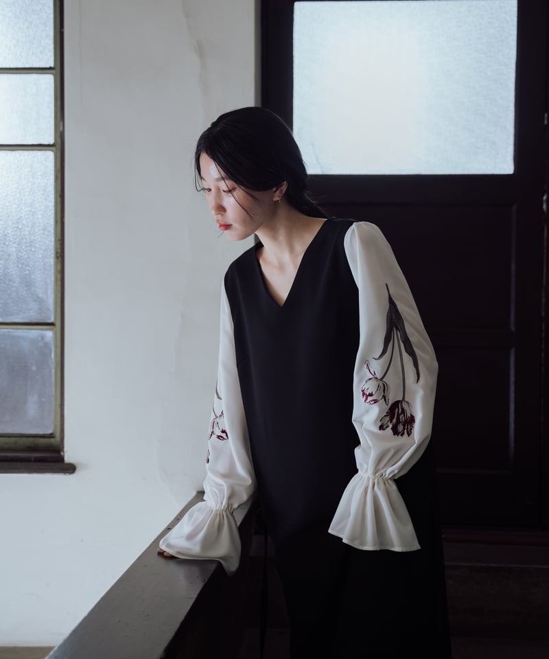 花を着るワンピース#02【チューリップ】-black- | iCONOLOGY