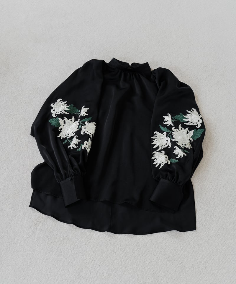 iCONOLOGY 花を着るブラウス　菊 花を着るブラウス#05【菊】 -black- | iCONOLOGY