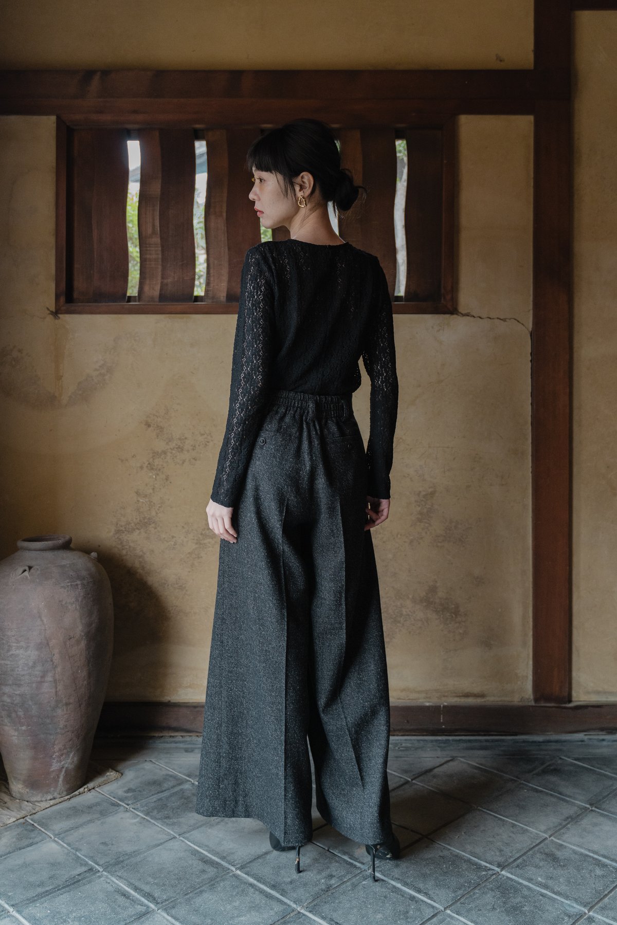 花を着るワイドパンツ【赤椿】 | iCONOLOGY