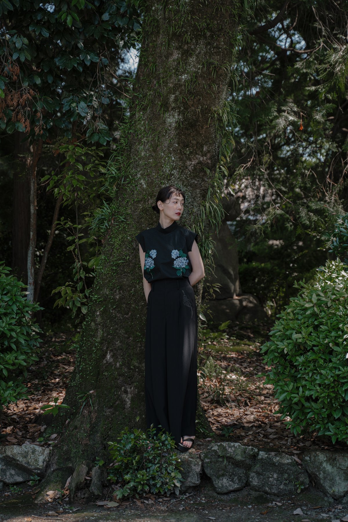 花を着るブラウス#01【紫陽花】-black- | iCONOLOGY 花を着るブラウス#01【紫陽花】-black- | iCONOLOGY