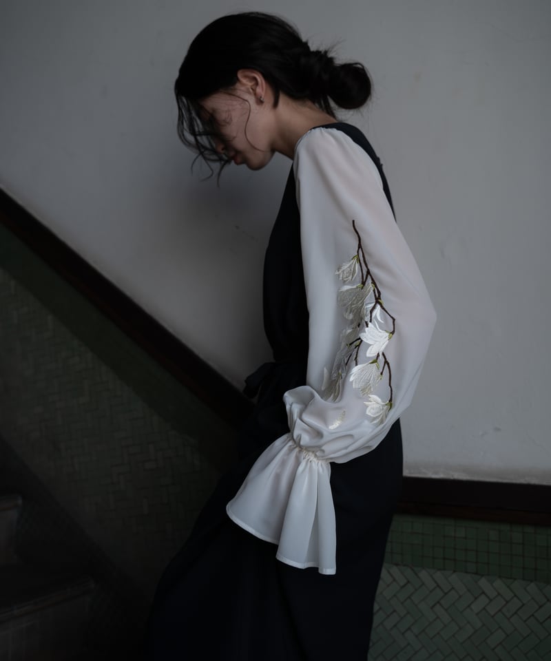 花を着るワンピース#02【白木蓮】-navy- | iCONOLOGY