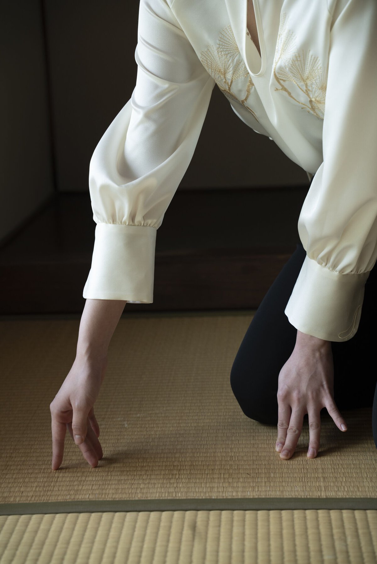 花を着るブラウス#04【松】-ivory- | iCONOLOGY