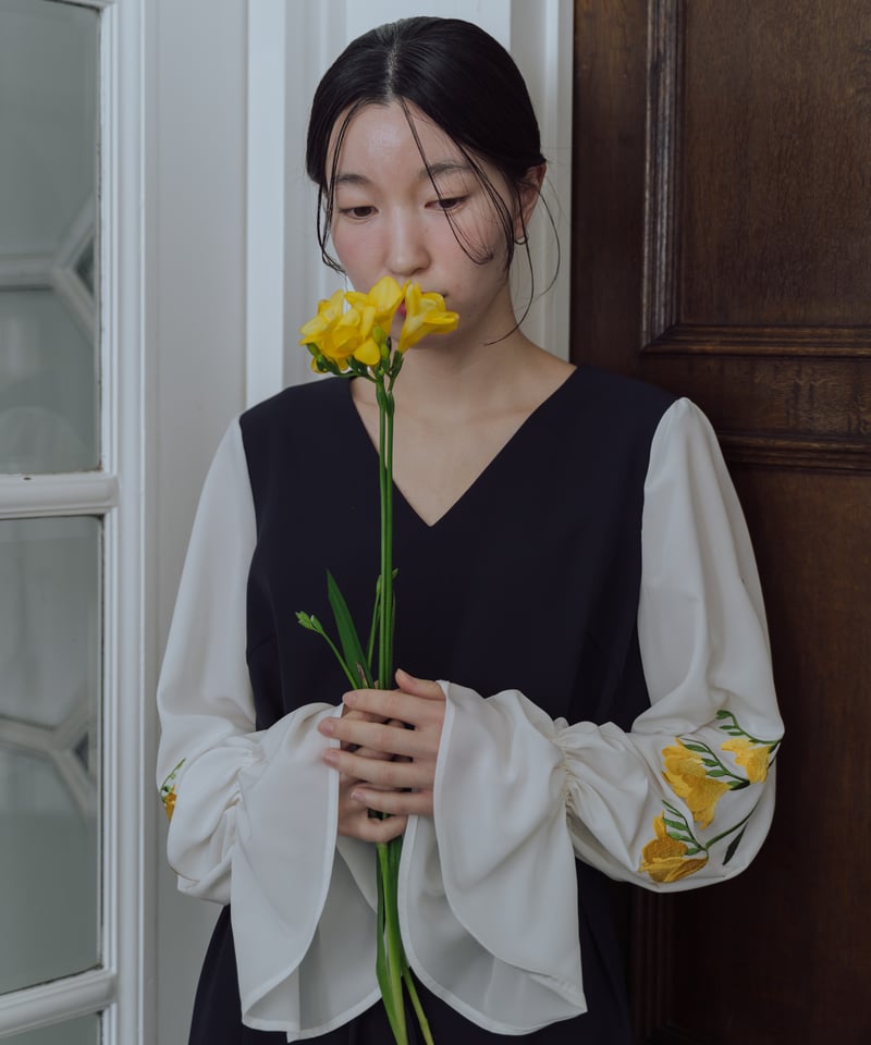 花を着るワンピース#02【フリージア】-navy- | iCONOLOGY