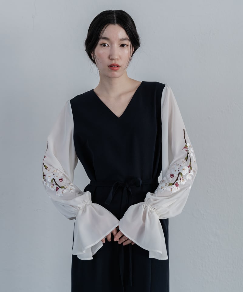 ゆ*ん様 iCONOLOGY 花を着るブラウス#02 桜 花を着るブラウス#01【芍薬】-ivory- | iCONOLOGY