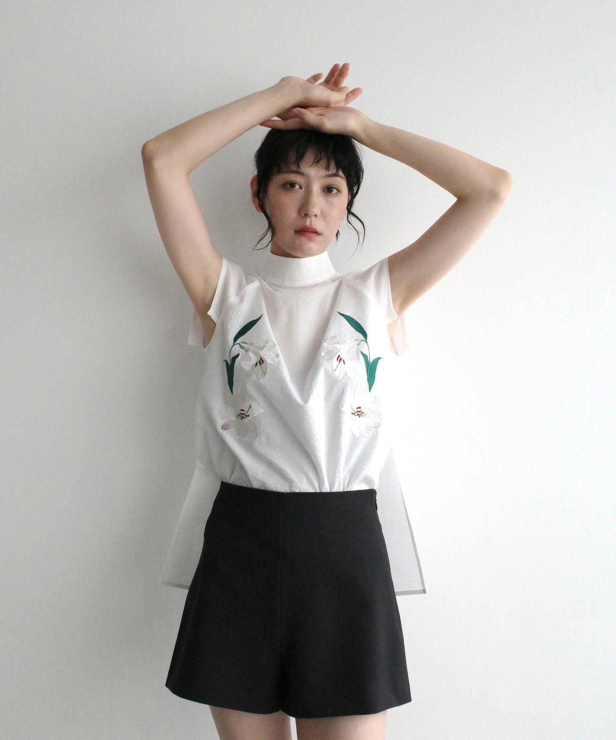 花を着るブラウス#01【百合】-white- | iCONOLOGY