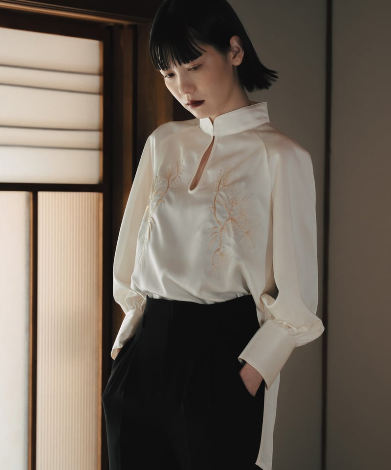 新品 iCONOLOGY 花を着るブラウス【松】-ivory--