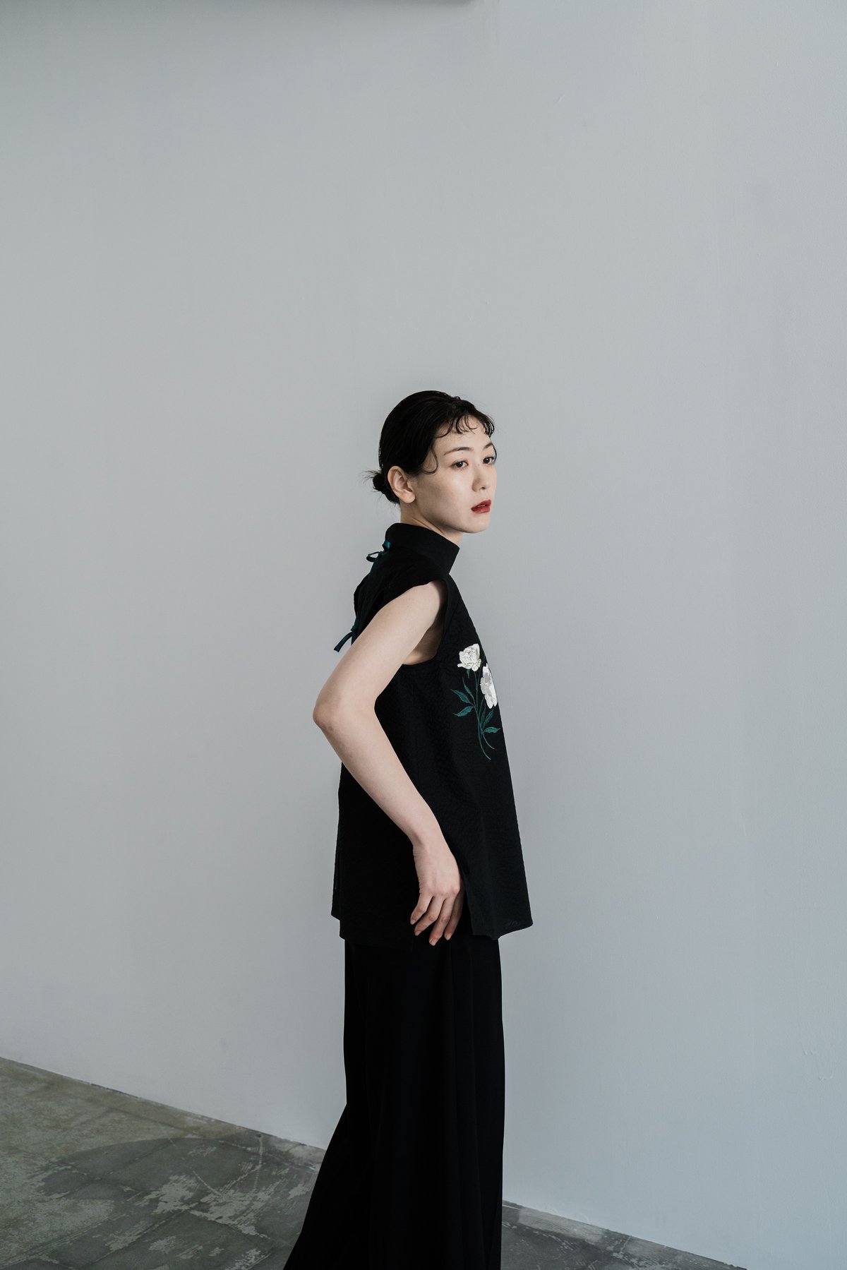 花を着るブラウス#01【芍薬】-black- | iCONOLOGY 花を着るブラウス#01【芍薬】-black- | iCONOLOGY