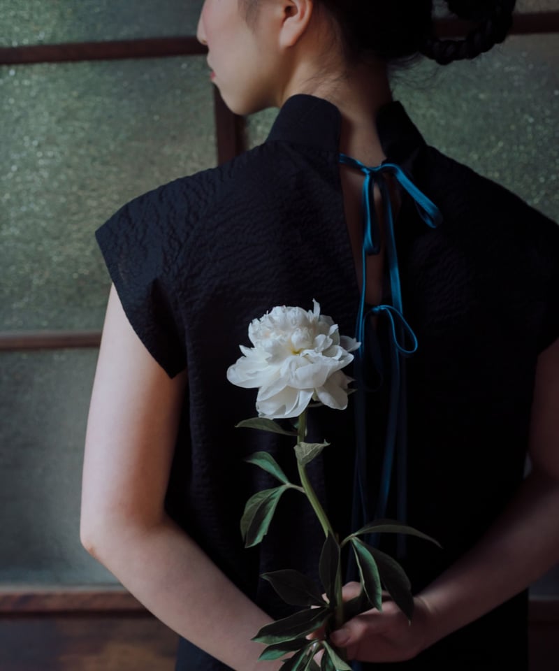 【新品】iconology 花を着るブラウス 芍薬 黒