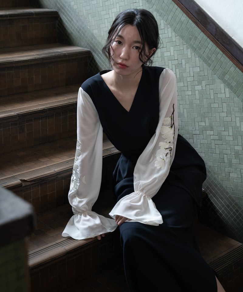 花を着るワンピース#02【白木蓮】-navy- | iCONOLOGY