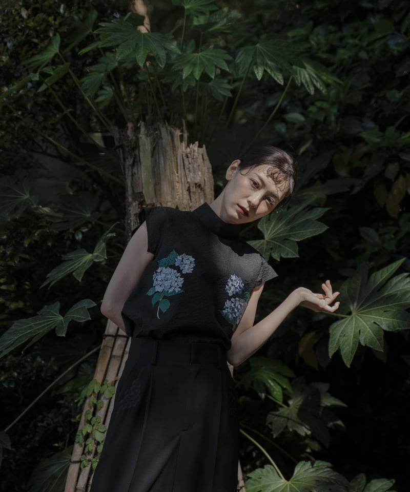 花を着るブラウス#01【紫陽花】-black- | iCONOLOGY 花を着るブラウス#01【紫陽花】-black- | iCONOLOGY