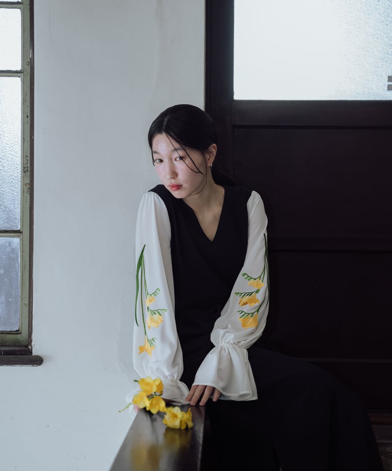 花を着るワンピース#02【フリージア】-navy- | iCONOLOGY