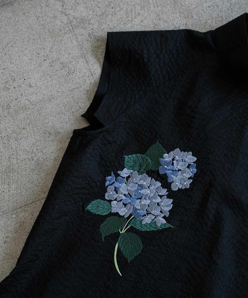 花を着るブラウス#01【紫陽花】-black- | iCONOLOGY 花を着るブラウス#01【紫陽花】-black- | iCONOLOGY