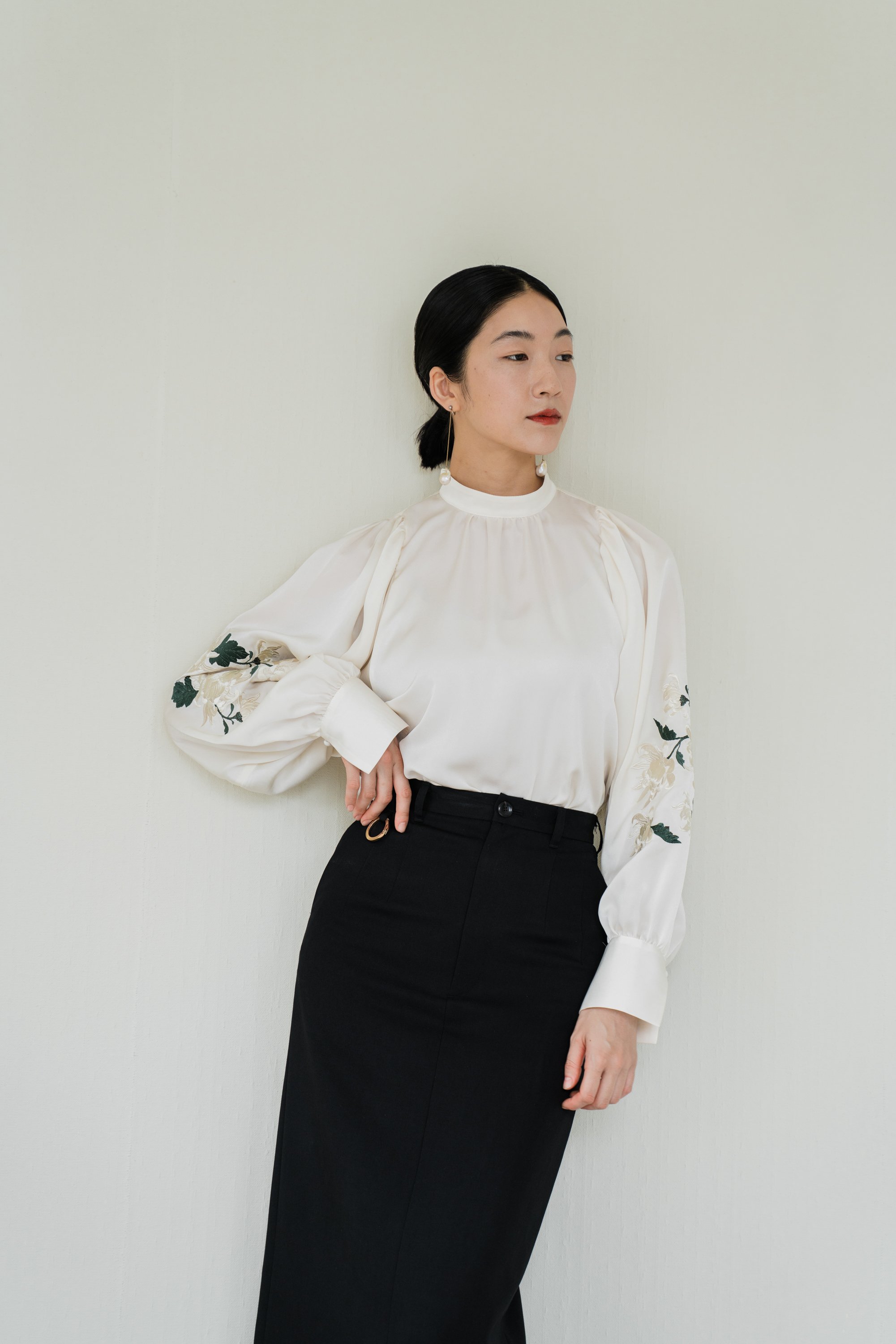 花を着るブラウス#05【菊】 -white- | iCONOLOGY