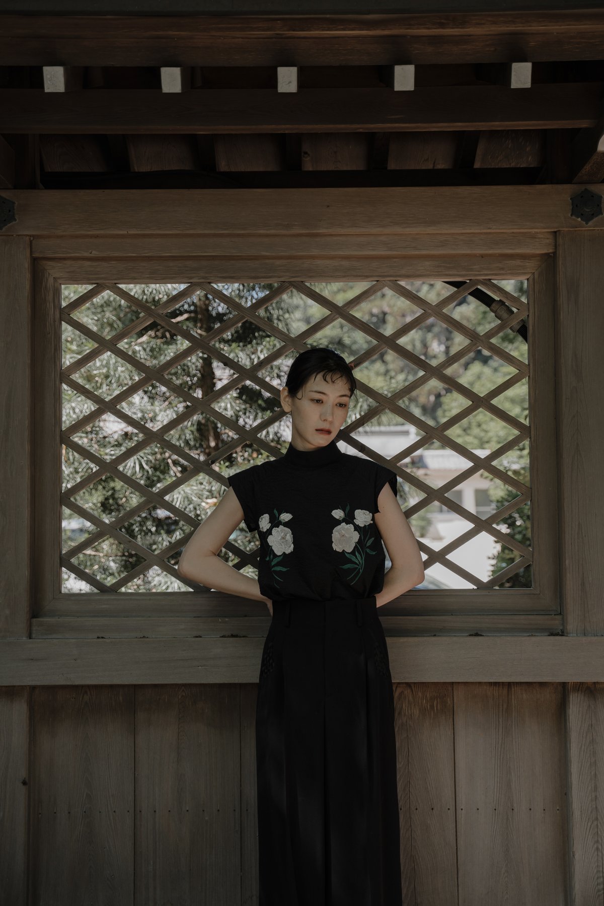 花を着るブラウス#01【芍薬】-black- | iCONOLOGY 花を着るブラウス#01【芍薬】-black- | iCONOLOGY