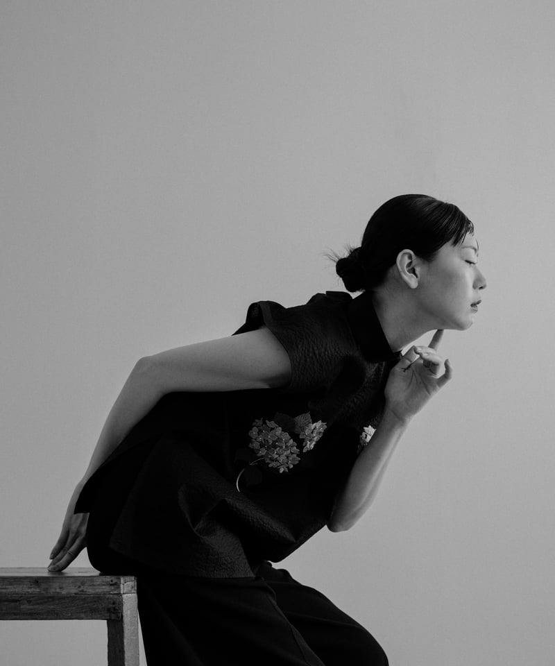 花を着るブラウス#01【紫陽花】-black- | iCONOLOGY 花を着るブラウス#01【紫陽花】-black- | iCONOLOGY