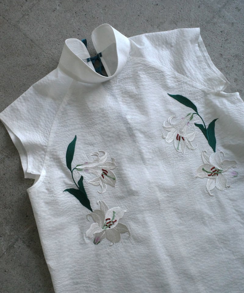 iconology花を着るブラウス 白木蓮 ボタン緩みありイコノロジー刺繍 花を着るセットアップ 〈ブラウス〉【白木蓮】 | iCONOLOGY