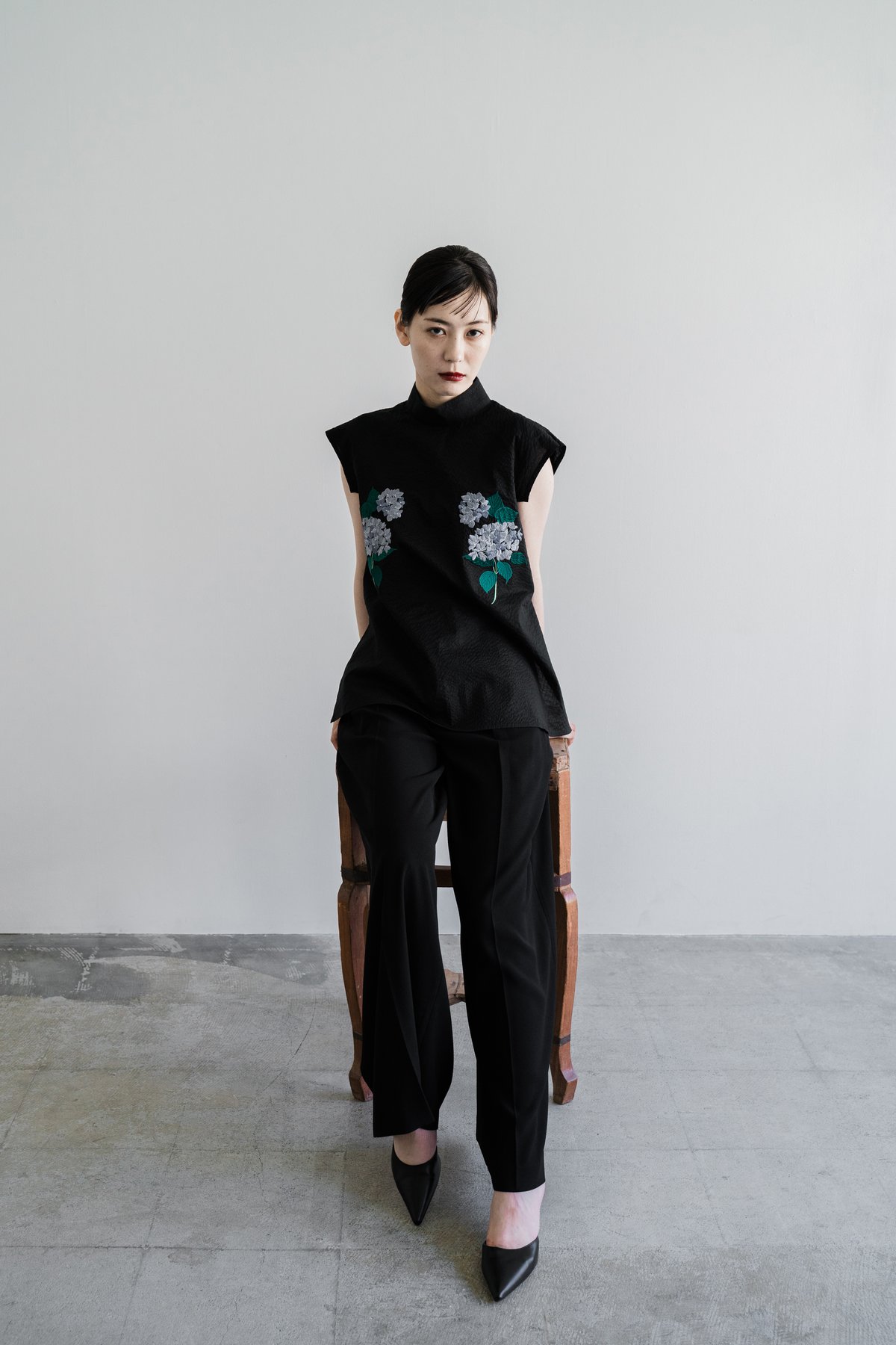 花を着るブラウス#01【紫陽花】-black- | iCONOLOGY 花を着るブラウス#01【紫陽花】-black- | iCONOLOGY