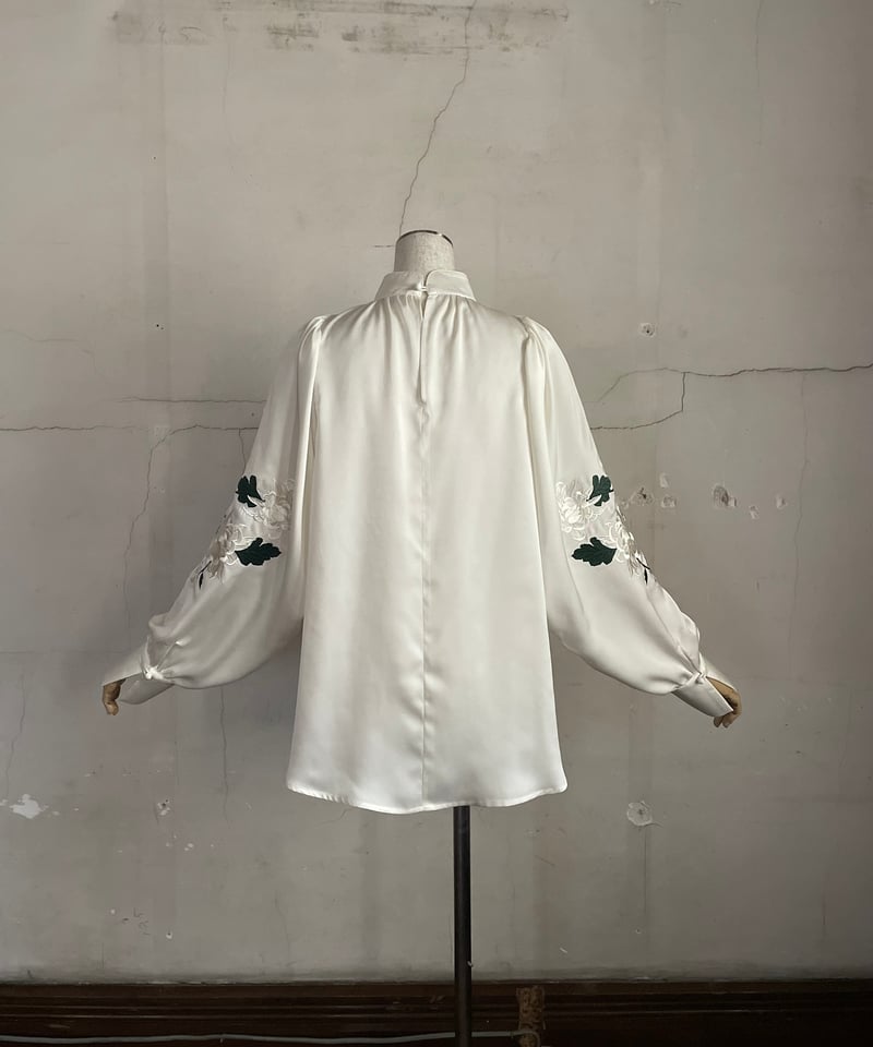 花を着るブラウス#05【菊】-white- | iCONOLOGY 花を着るブラウス#05【菊】-white- | iCONOLOGY