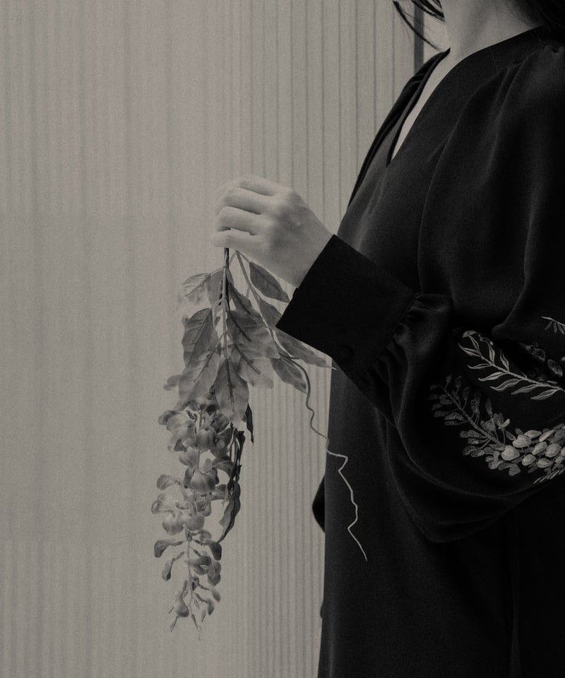 花を着るワンピース#05【藤】 | iCONOLOGY 花を着るワンピース#05【藤】 | iCONOLOGY