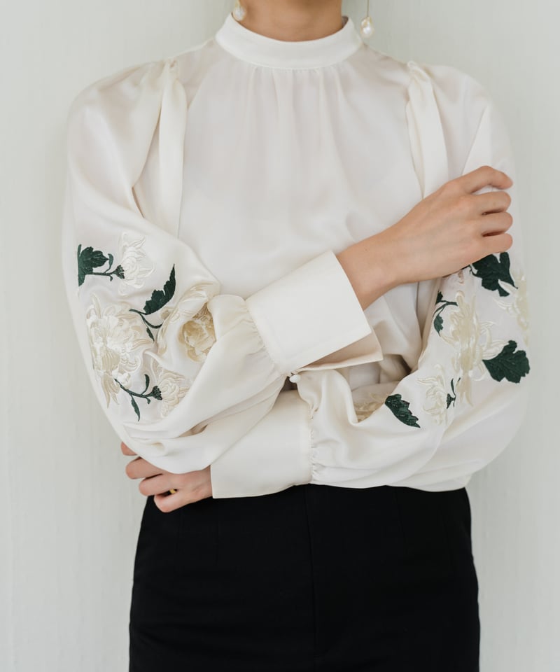 iCONOLOGY 花を着るブラウス　菊 花を着るブラウス#05【菊】 -white- | iCONOLOGY