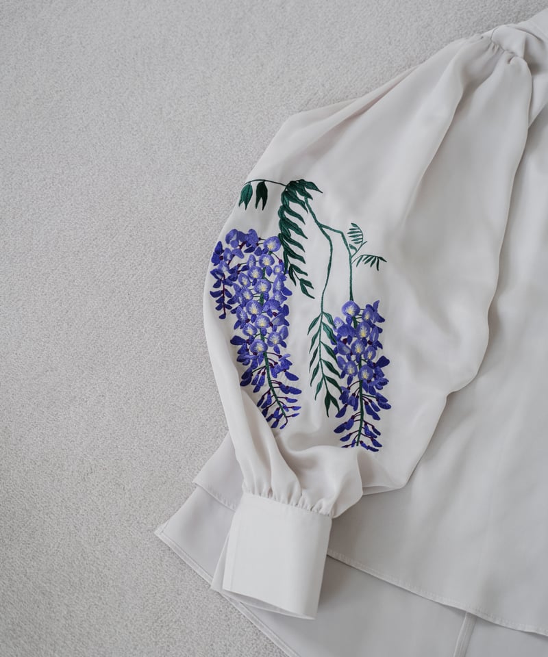 iCONOLOGY イコノロジー アイリス 刺繍 ブラウス 花を着るブラウス#05【藤】 -lightgray- | iCONOLOGY