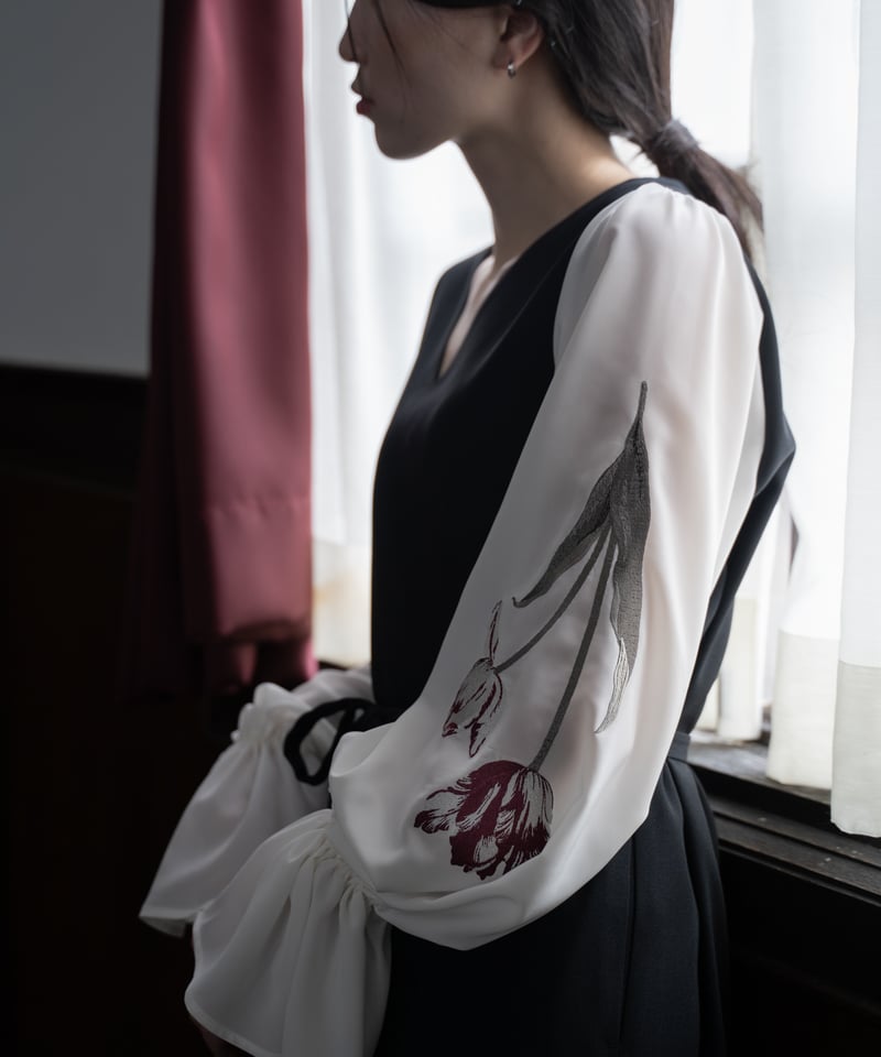 花を着るワンピース#02【チューリップ】-black- | iCONOLOGY