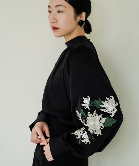 【匿名配送】 iconology 花を着るワンピース#03【白椿】ブラック 匿名配送】 iconology 花を着るワンピース#03【白椿】ブラック