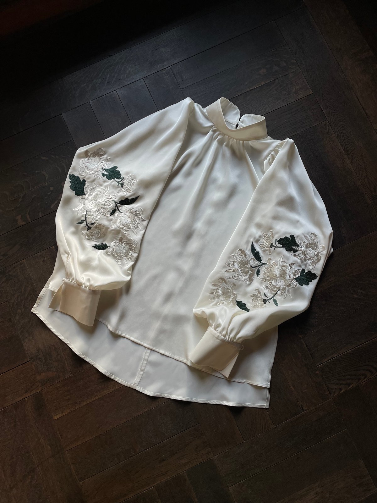 花を着るブラウス#05【菊】-white- | iCONOLOGY 花を着るブラウス#05【菊】-white- | iCONOLOGY