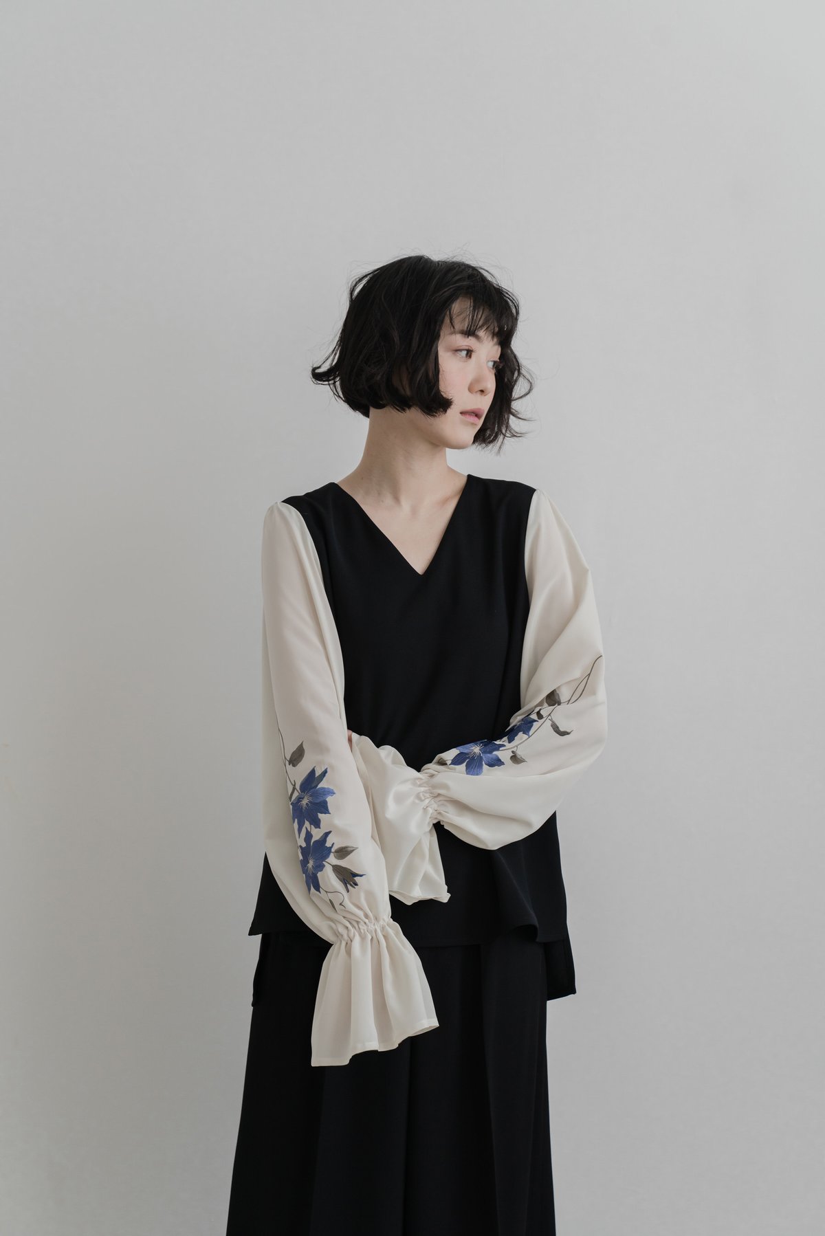 花を着るセットアップ〈ブラウス〉【クレマチス】 | iCONOLOGY 花を着るセットアップ〈ブラウス〉【クレマチス】 | iCONOLOGY