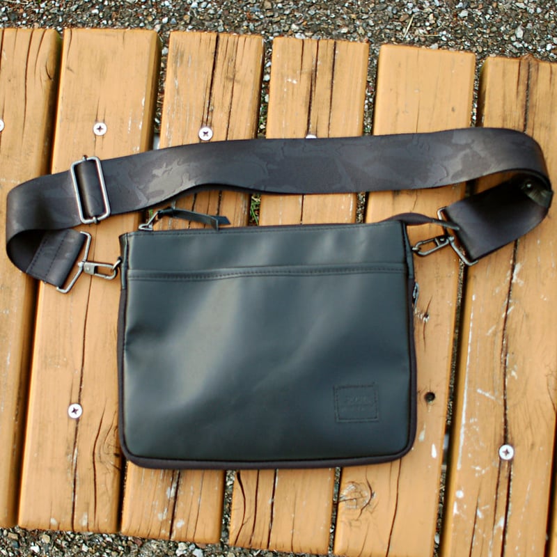 【ebure】ショルダーストラップカットソー 2wayフリルショルダートップス | ur's（ユアーズ）