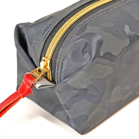 【OUTLET】SA-CHE カモフラージュナイロン トラベルポーチ  CIEL / グレー×ゴールド