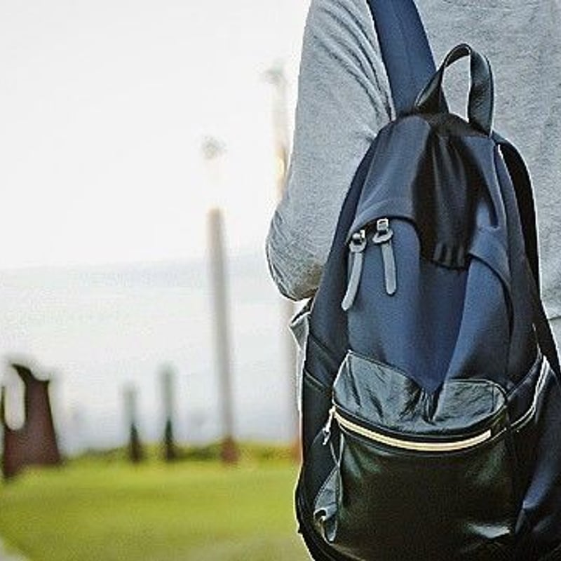 ATAO ネイビー レザー リュック ATAO/アタオ】雨の日でも持ち歩ける防水レザーリュックが入荷しました