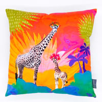 エクスプローラークッションカバー Rainbow Giraffe