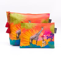 ペアサファリポーチ(L & M)セット Rainbow Giraffe（タッセルの色は変わる場合があります）