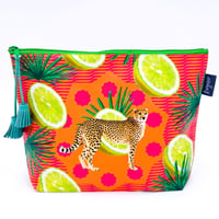 サファリポーチ(L)マチ付き Lemon Cheetah（タッセルの色は変わる場合があります）