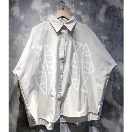 サバンナ オーバーサイズシャツ ベージュ（魚 プリント）
