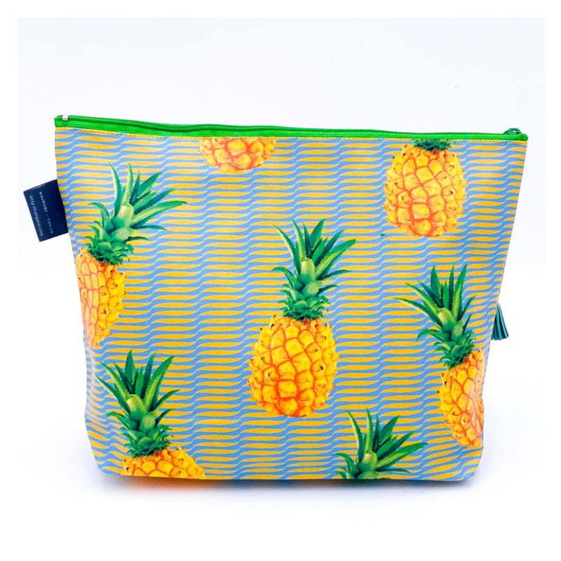 サファリポーチ(L)マチ付き Pineapple Rhino（タッセルの色は変わる