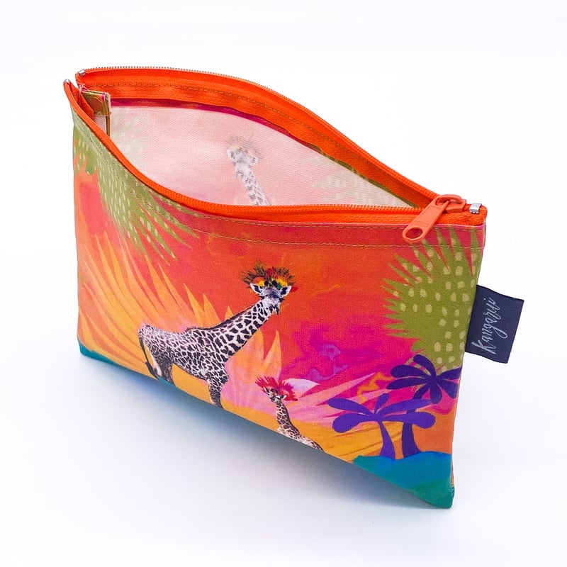 サファリポーチ (M) Rainbow Giraffe | Kangarui