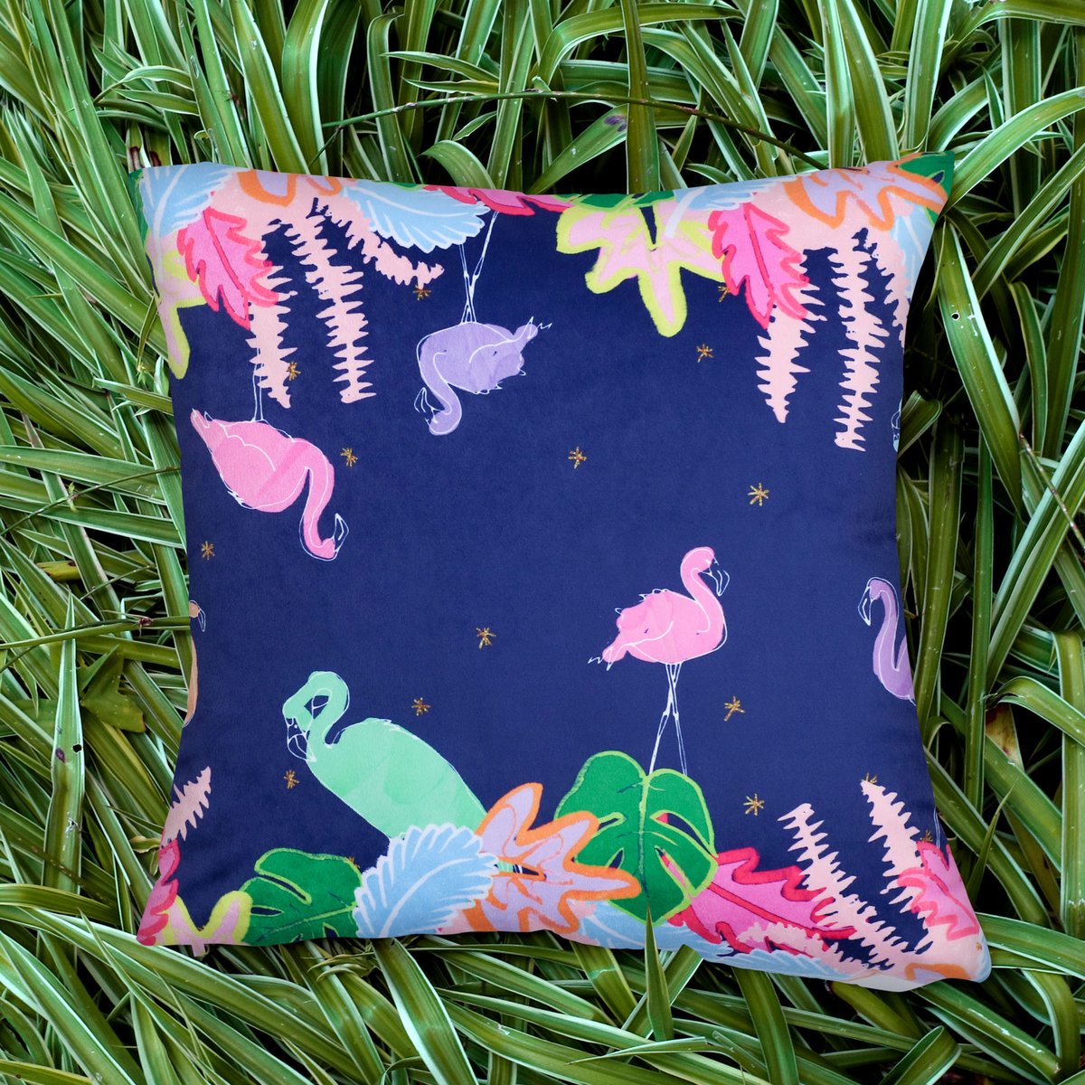 エクスプローラークッションカバー Flamingo Jungle | Kangarui